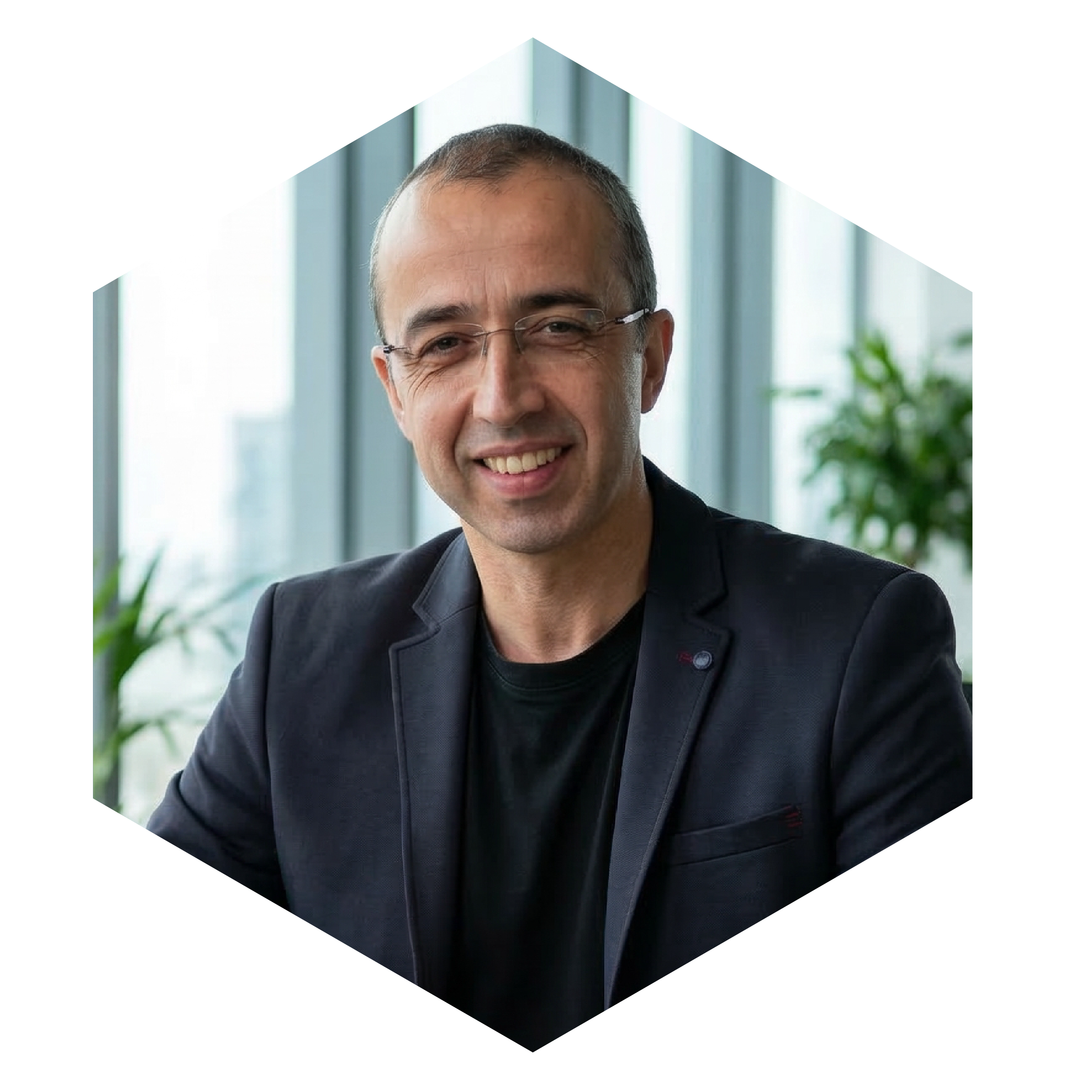 Mariusz Cyman - agent WARTA